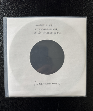 2 testplader - Åh Harske Hubbi og En Auten Mer